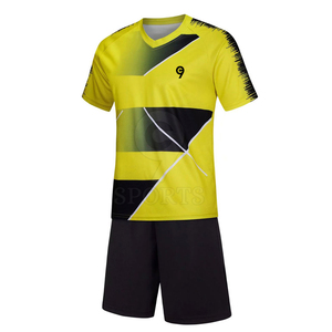 Conjunto de uniforme de fútbol para hombres con Jersey y pantalones cortos personalizados para partidos y entrenamientos de equipos - Product Image 1