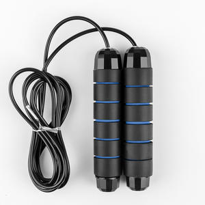 Corde à sauter en cuir professionnelle avec poignées en bois pour équipement d'entraînement de fitness de boxe - Product Image 1