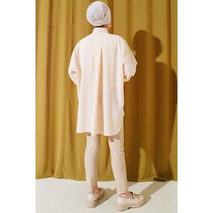 เสื้อลาย LINDA OVERSIZE สีเบจ - Product Image 2