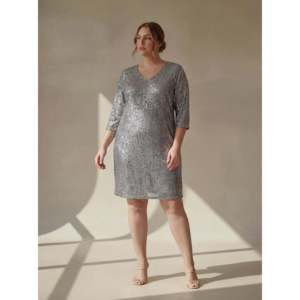 Vestido de Noche Talla Grande con Lentejuelas Plateadas - Product Image 1