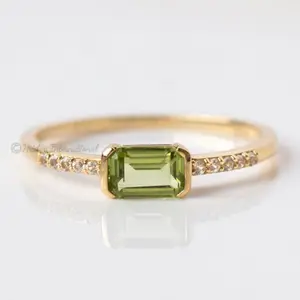 Peridot Natural Gemstone Wholesale Women Engagement Zircon Ring Manufacture Supplier Women Emerald Cut 925 Sterling Silver Ring