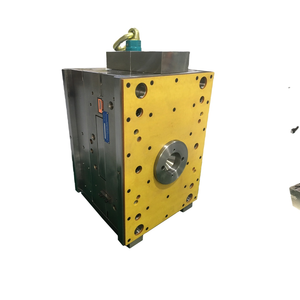 Fabricant de moules de moulage par injection de précision en PVC de haute qualité pour les produits en plastique automobile au Vietnam - Product Image 1