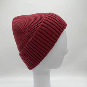 Gorro de invierno Unisex de alta calidad, gorros de calavera de acrílico suave con puños, calidez para todas las estaciones para hombres y mujeres, logotipo de diseñador personalizado - Product Image 4