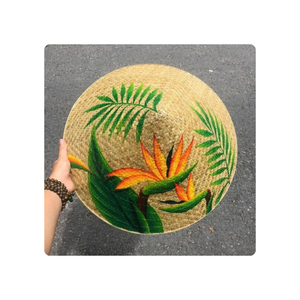 Sombrero cónico de hierba de juncia de Vietnam hecho a mano, sombrero de hoja de palma de paja Natural respetuoso con el medio ambiente para protección solar al aire libre, alta calidad 2025 - Product Image 1