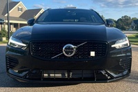 Volvo V60 T8 Polestar Engineered 2025 d'occasion haut de gamme, hybride rechargeable 455 ch, transmission intégrale, excellent état