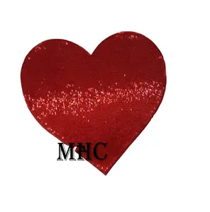Tovaglietta con perline a forma di cuore rosso per l'uso del tavolo da pranzo e la decorazione di nozze e gli articoli regalo di nozze