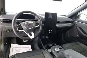 Mach-E GT AWD Turbo 2024, Asientos de Cuero, Color Claro, Bajo Kilometraje, Precio Accesible, Disponible para Envío Inmediato - Product Image 5