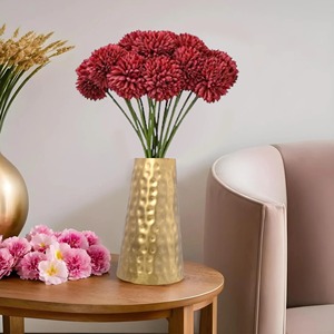 Vase à fleurs rond rustique en métal avec texture martelée et finition en laiton antique parfait pour le style de maison vintage - Product Image 5