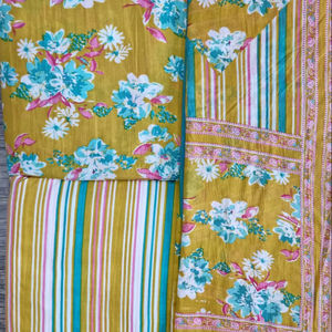 Meadow Summer Meadow Flowers Tissu en lin beige Brocart léger et respirant pour la couture adouci pour le confort - Product Image 1