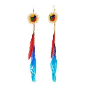 Tip Top Fashions Boucles d'oreilles plumes plaquées or avec fils multicolores 1308334D - Product Image 1