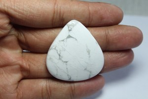 100% naturel meilleure qualité poire coupe forme lisse Howlite Cabochons pour la mise en bijoux utilisation à des prix abordables par le vendeur indien - Product Image 6