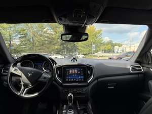 มาเซราติ แกรน ทูริสโม ปี 2017 เครื่องยนต์ 3.0 ลิตร ขับเคลื่อนสี่ล้อ พวงมาลัยซ้าย มือสอง - Product Image 6