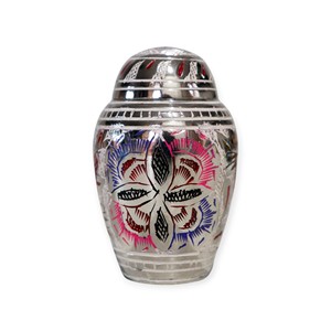 Urna de Recuerdo de Metal Plateado Grabada a Mano con Patrón Tradicional Multicolor para Uso Conmemorativo - Product Image 1
