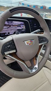 Offre Spéciale : Cadillac Escalade Premium Luxe d'occasion 2023 - PRÊT À EXPÉDIER - Product Image 2