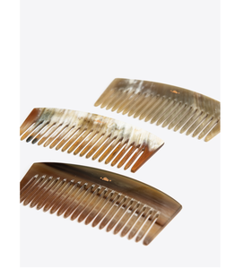 Peine de cuerno de buey natural Mejor fabricante Nuevo diseño Personalización Tamaño Peine de cuerno natural para uso doméstico y de salón - Product Image 1