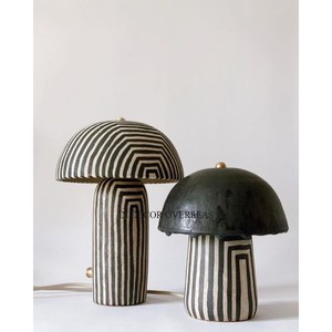 Noir et blanc rayé concepteur élégant Look robuste métal fait lampes de luxe salon maison Accents décoratifs fournitures - Product Image 1