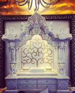 Templo de mármol para Puja Habitación para el hogar Templo hindú para el hogar Mármol tallado a mano - Product Image 1