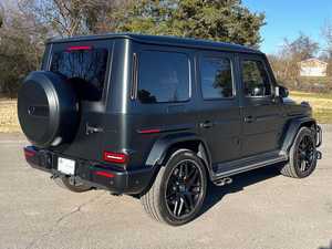 G-Class AMG G 63 4MATIC 2025 Negro Ejecutivo Usado con Techo Solar, Arranque Remoto, Asientos de Cuero, Paquete Premium - Product Image 3