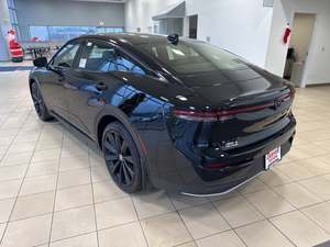 Nouvelle berline de luxe Crown Nightshade AWD 2026, boîte automatique, intérieur sombre, norme d'émission Euro VI - Product Image 5