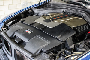 Vehículo Usado a Precio Accesible - Volante a la Izquierda |   Volante a la derecha |   2010 B M W X5 M - Product Image 5