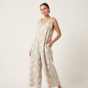 Combinaison décontractée ample à pois avec col en V et bretelles ajustables à nœud, 100 % lin toile respirant, idéale pour le printemps - Product Image 1