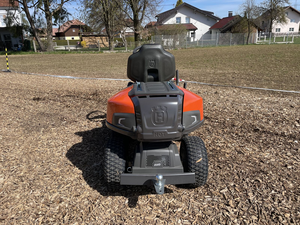 Cortacésped Husqvarna Rider R316TsX AWD con plataforma delantera de 103 cm, motor Kawasaki V-Twin, tracción total, dirección asistida, tractor de jardín con sistema BioClip Mulch - Product Image 4