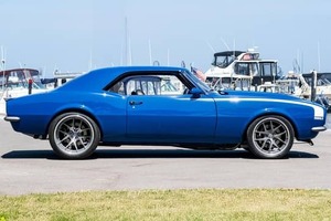 เชฟโรเลต คามาโร คูเป้ ปี 2024 สีดำ R15 สไตล์เรโทร พร้อมด้ามจับแบบ GripReady เพิ่มพลังตามความต้องการ โค้งมนตามรูปร่าง โดดเด่นบนท้องถนน หุ้มด้วยหนัง - Product Image 3