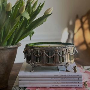 Bougie décorative haut de gamme en cire de soja parfumée, avec pot en verre et support en laiton et aluminium, pour hôtel, maison et décoration de table - Product Image 2