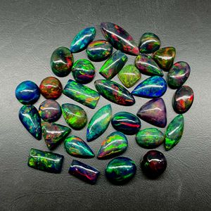 Lote de cabujón de ópalo negro de buena calidad Multi Flashy Opal Cabochon, forma mixta Black Welo Opal para la fabricación de joyas - Product Image 1