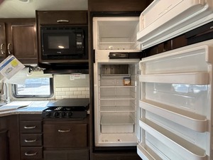 Proveedor Verificado de Remolques de Campamento Usados Jayco Red Hawk 26XD 2018 en Venta - Product Image 4