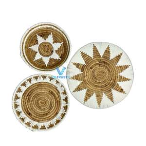 Assiette murale décorative en paille de jacinthe d'eau tissée Art Déco de source vietnamienne Vietrustic pour la décoration du salon - Product Image 4