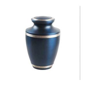 Urne de crémation adulte en métal faite à la main pour les cendres humaines accessoires funéraires urne en laiton qualité d'exportation de crémation de haute qualité - Product Image 6