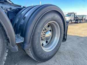 Camión Semirremolque Usado 589 Sleeper 2025 Más Vendido - 510HP, Listo para Envío Mundial Puerta a Puerta - Product Image 6