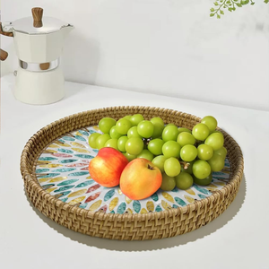 Plateau de service rond en rotin coloré écologique tissé à la main avec incrustation de nacre pour le stockage des aliments décor de noël fabriqué au Vietnam - Product Image 3