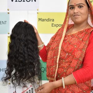 Cabello virgen de templo indio sin procesar Cabello ondulado de ondas profundas y sueltas Cabello alineado con cutícula de cabello humano crudo de la India - Product Image 3