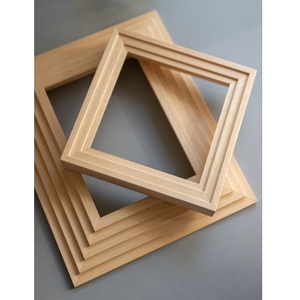 Cadre photo en bois classique de qualité supérieure pour les cadeaux d'anniversaire de mariage Design carré personnalisable fait main écologique - Product Image 1