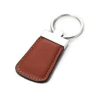 Llaveros de cuero recién llegados y de la mejor calidad con logotipo personalizado disponible Llaveros de alta calidad a la venta - Product Image 4