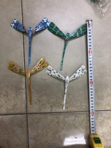 Les libellules en bambou dans une variété de couleurs sont des jouets traditionnels pour les enfants à bas prix - Product Image 5