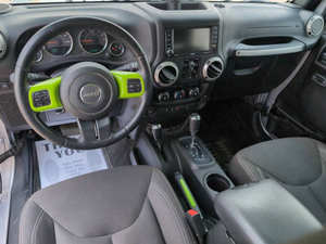 Auto Usado de Calidad a Precio Accesible, Jeep Wrangler Unlimited Rubicon 2017, Volante a la Izquierda - Product Image 2