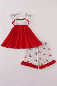 Ensemble de shorts à volants brodés de tracteur rouge pour filles tenue deux pièces sur le thème de la ferme mignonne - Product Image 5