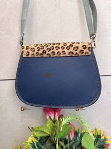 Sac à bandoulière à imprimé animal multicolore élégant pour femmes Nouveau Design Sac à main en cuir recyclé de style occidental avec fermeture à pression - Product Image 4