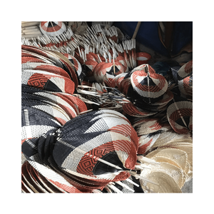 Éventail de feuilles de palmier tissées à la main naturelles-Éventail de feuilles de palmier pour la décoration de restaurant à la maison de fête et d'événement - Product Image 1