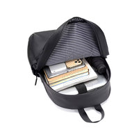 Mochila Deportiva de Alta Calidad, Poliéster, Cierre de Cremallera USB, Ligera, Impermeable, Marco Externo, Capacidad de 56-75L, Hecha en Pakistán