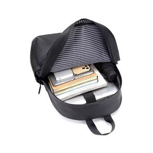 กระเป๋าเป้กีฬาคุณภาพสูง โพลีเอสเตอร์ ช่องเสียบ USB ปิดด้วยซิป น้ำหนักเบา กันน้ำ โครงภายนอก ความจุ 56-75 ลิตร ผลิตในประเทศปากีสถาน - Product Image 5