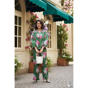 Ensemble coordonné Rose Garden Boho - Tenue bohème en crêpe deux pièces pour femmes pour le printemps et l'été - Product Image 3