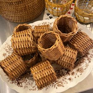 Ensemble de 6 anneaux de serviette en rotin tissé à la main, décoration de table bohème, accents de salle à manger durables - Product Image 4