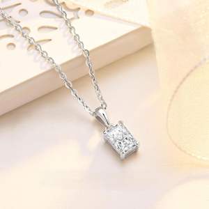 Collar con colgante radiante para mujer, collar de diamantes solitarios de Plata de Ley 925 de corte ideal con certificado de autenticidad - Product Image 1