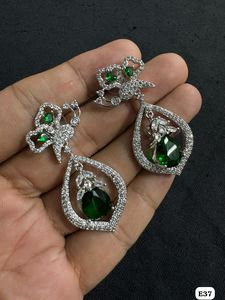 CONJUNTO DE PENDIENTES ESTILO CLÁSICO DE DIAMANTE AMERICANO PARA BODAS CONJUNTO DE PENDIENTES ESTILO CLÁSICO DE MODA PARA MUJER Y NIÑA - Product Image 4