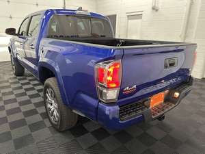 Toyota Tacoma Limited en venta - Product Image 3