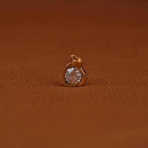 Diamant de laboratoire de coupe ronde nouveau pendentif minimal plaqué or 10KT personnalisé pour les femmes avec une nouvelle conception personnalisée classique à la mode - Product Image 1